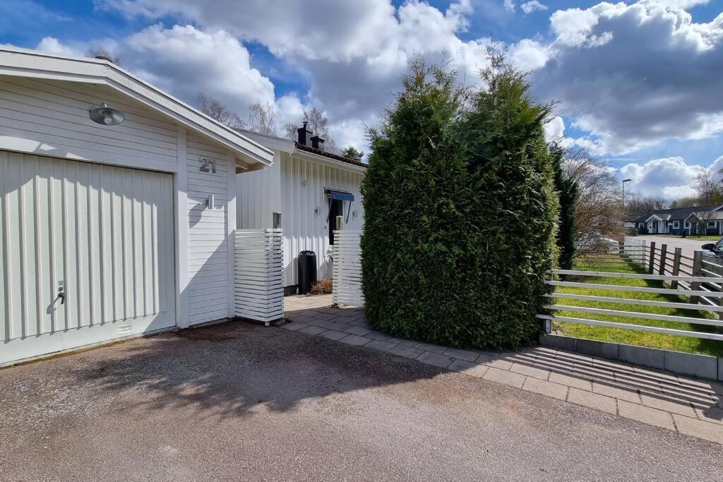 Trivsamt Parhus I Lugnt Omrade Inne I Tranas! エクステリア 写真